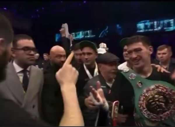 Бетербиев отказался пожать руку Биволу после поражения в титульном поединке