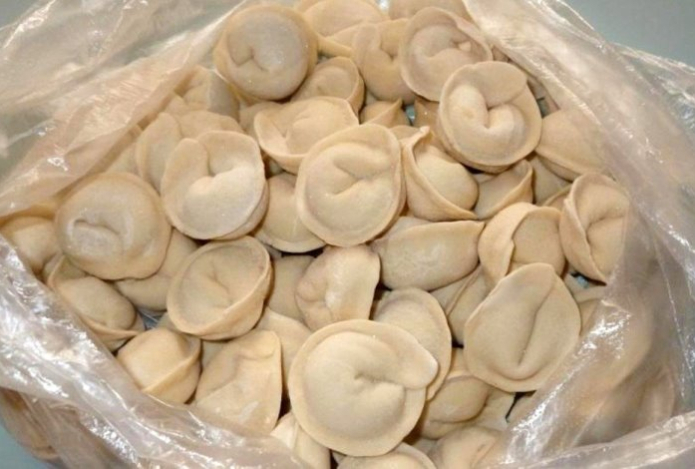 Почему обязательно нужно мыть магазинные пельмени перед варкой