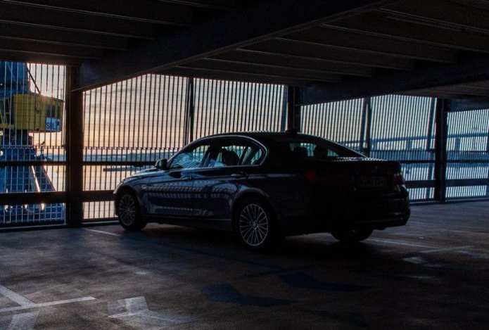 Почему зимой нужно парковать автомобиль передом на восток