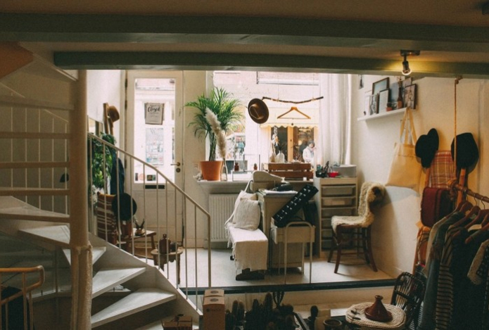 Названы неочевидные признаки грязного дома — гости их видят, а хозяева не замечают