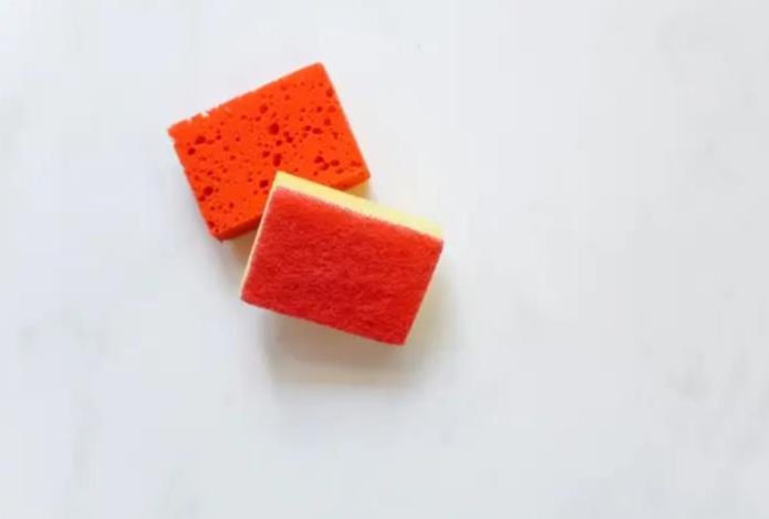 Почему губки для посуды имеют разный цвет — вы и не догадывались