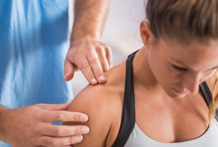 Названа неожиданная причина нарушений осанки