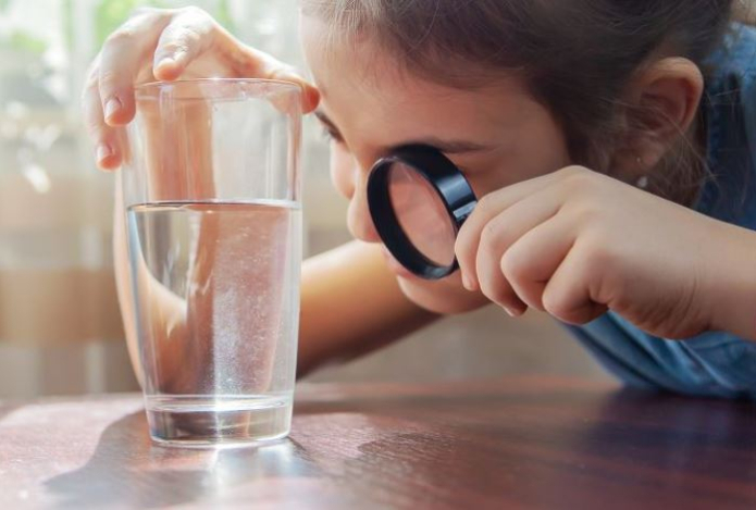 «Осторожно пейте воду». Ясновидящая обратилась с предупреждением. Видео