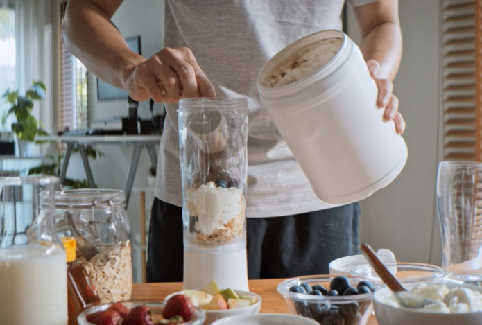 Как и когда лучше пить протеин, чтобы росли мышцы