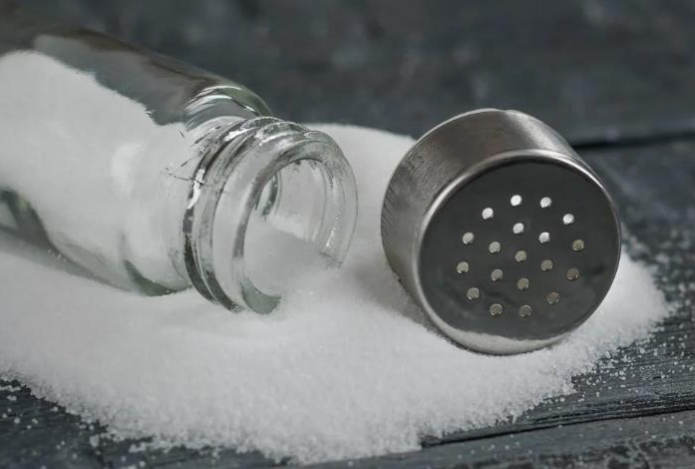 Почему нужно сыпать соль в канализацию