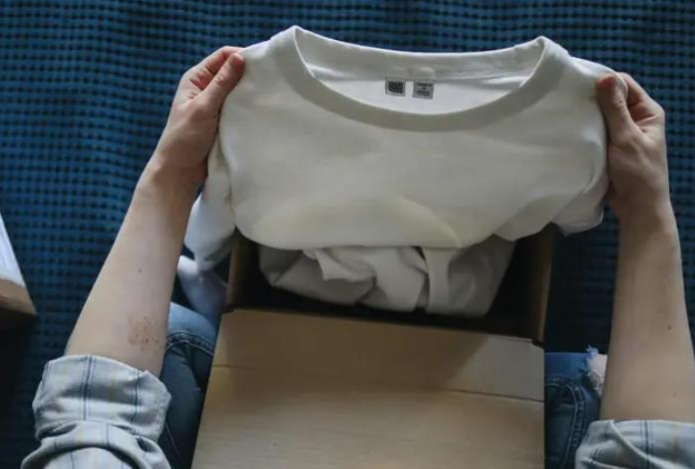 Надо ли стирать новые вещи сразу же после покупки — ответ изрядно удивит