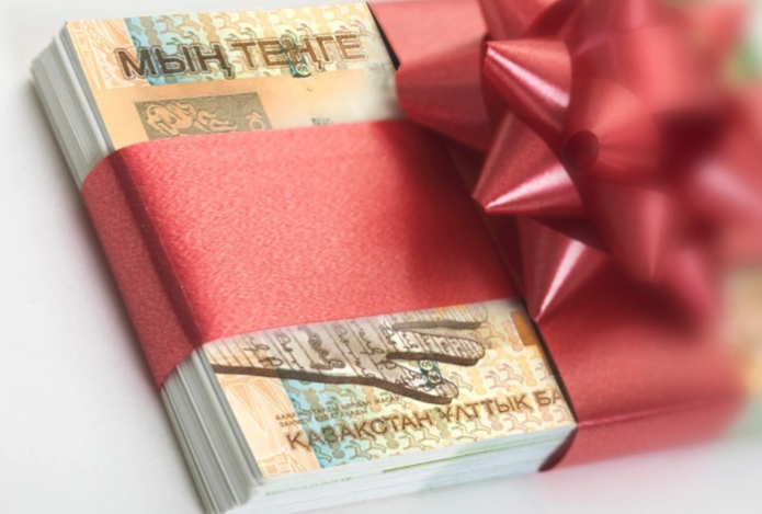 Во сколько обойдется казахстанцам отпраздновать 14 февраля