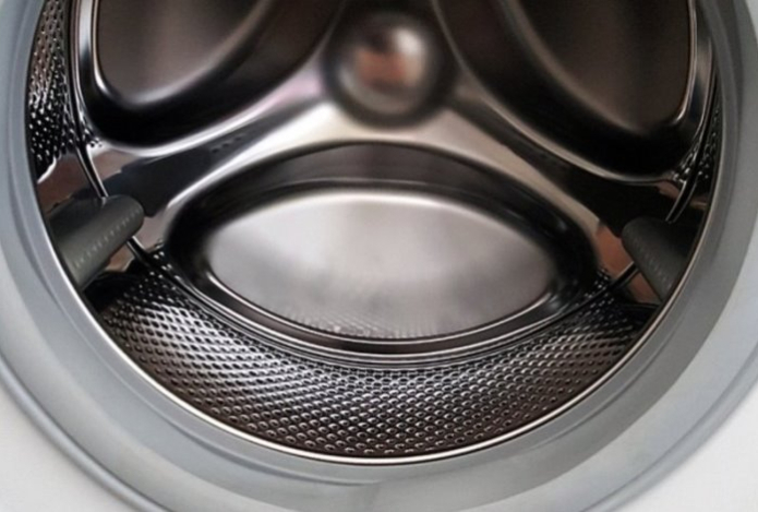 Распыляем на барабан — и стиральная машина как новая. Ни плесени, ни запаха — ослепительная чистота