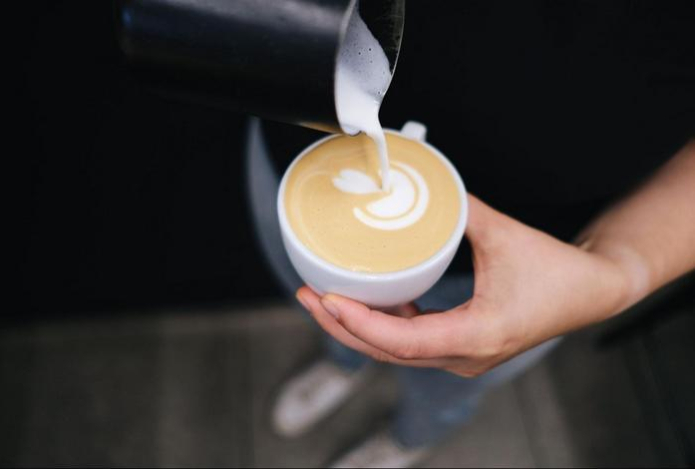 С сахаром, молоком или корицей? От какого кофе лучше отказаться и почему