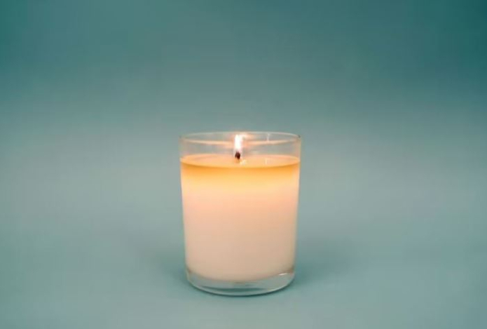Почему надо держать свечу в ванной