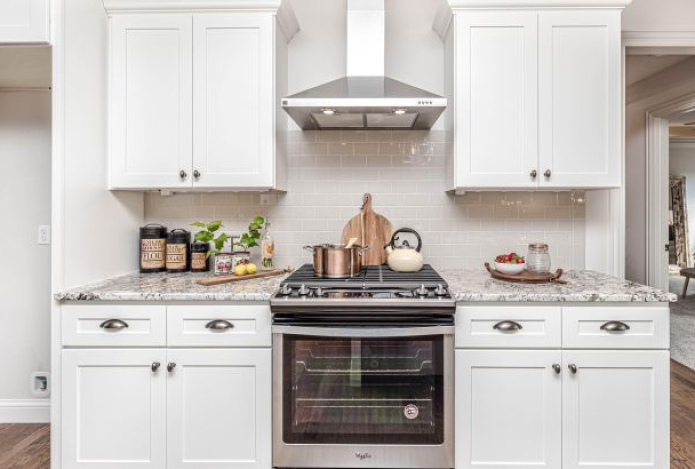 Почему надо отказаться от верхних шкафов на кухне