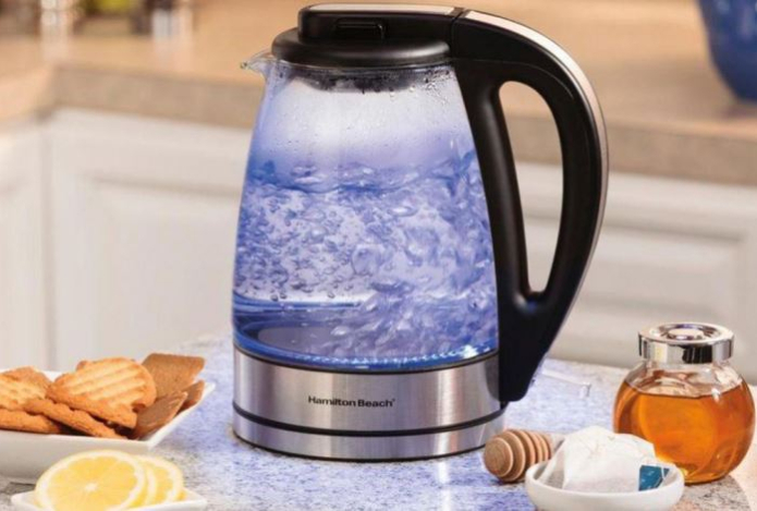 Один простой трюк с чайником сократит платежи ЖКХ на 20 процентов. Вот что нужно сделать в феврале