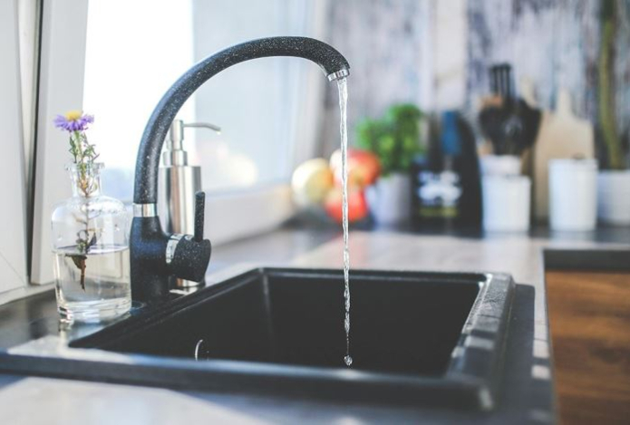 Почему нельзя лить кипяток в раковину