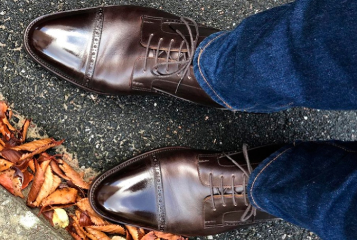 Почему на обуви появляются заломы и как их убрать