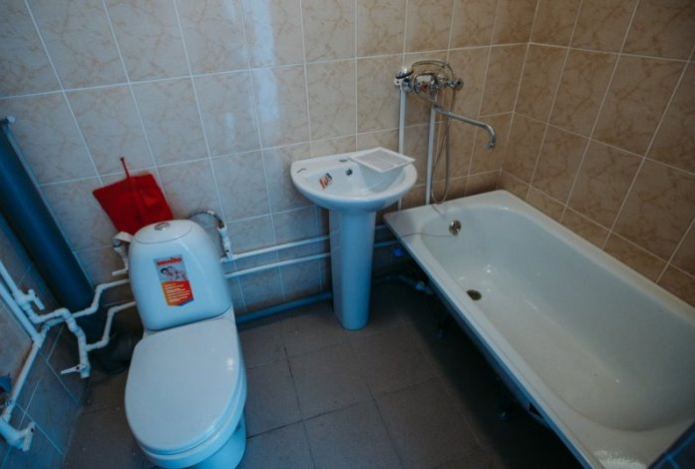 Три «пшика» на унитаз — он сверкает ярче солнца. Чистка сантехники без возни и оттираний