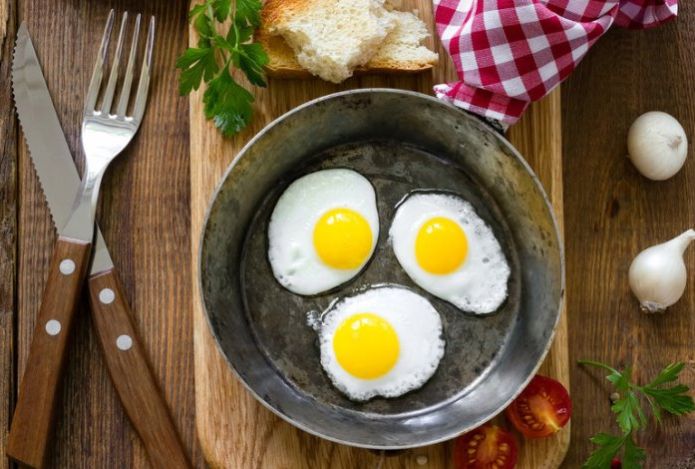 Можно ли жарить яичницу на сливочном масле