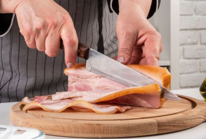 Опасно ли для здоровья употреблять шкурку от сала