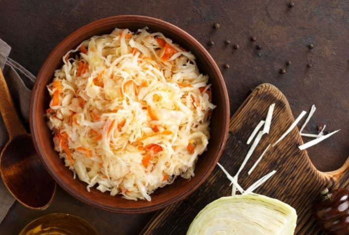 Нужно ли доливать рассол в квашеную капусту