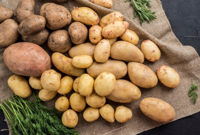 Нужно ли чистить молодую картошку