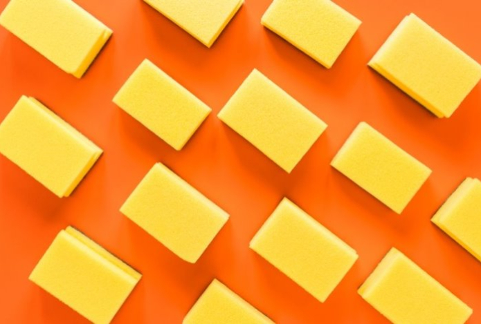 Следим за чистотой. Как спасти губку для мытья посуды от нашествия микробов