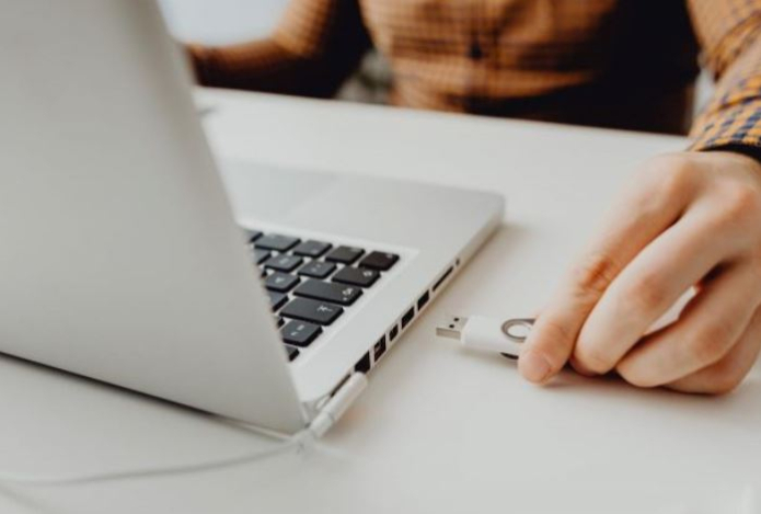 Как долго может храниться информация на USB-флешке — ответ вас удивит