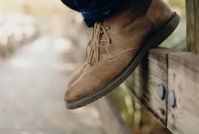 Можно ли стирать замшевую обувь