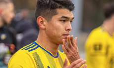 Футболист сборной Казахстана назван худшим в европейском клубе