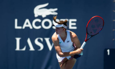 Елену Рыбакину предупредили об опасности после вылета с турнира в Майами