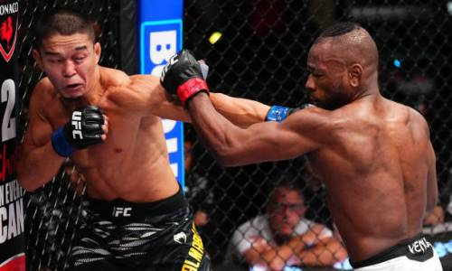 «Заставил убегать, спасая свою гребаную жизнь». Зарубежное СМИ восхитилось нокаутом Алмабаева в UFC