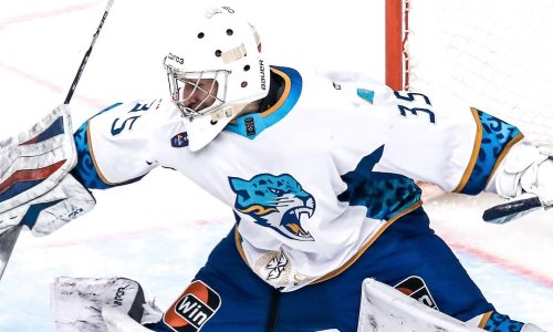 «Героев надо знать в лицо». В России представили творца сенсационной победы «Барыса» в КХЛ