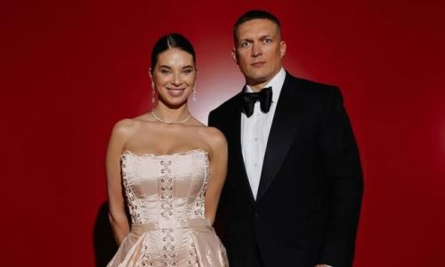 Жена Александра Усика рассекретила первый подарок от мужа