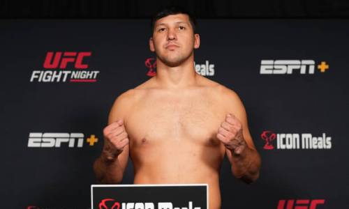 Прямая трансляция дебютного боя непобежденного казахстанца в UFC
