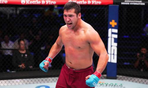 «Нокаутирует в раннем раунде». В США предсказали победителя боя UFC Нургожай — Рибейро