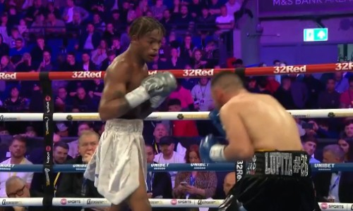 Нокаутом завершился бой сына двукратного олимпийского чемпиона. Видео