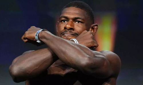 Топовый боец может спасти поединок UFC в весе Рахмонова