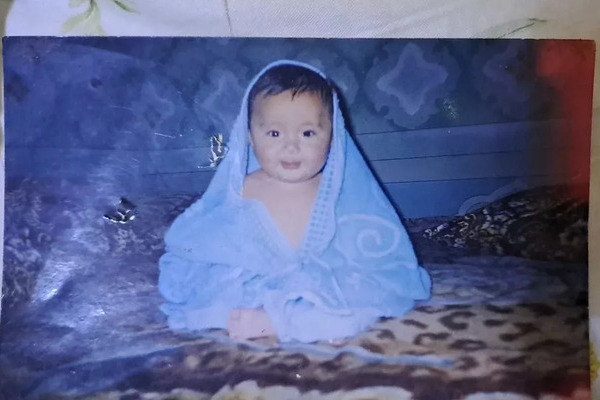 «Узбекский воин». В Англии опубликованы семейные фотографии Хусанова