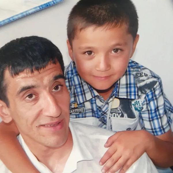 «Узбекский воин». В Англии опубликованы семейные фотографии Хусанова