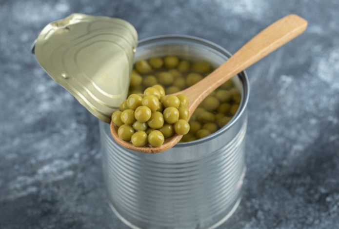 Почему нельзя сливать жидкость из консервов