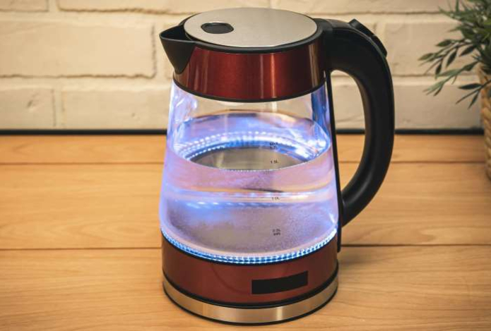 Нужно ли выключать чайник из розетки