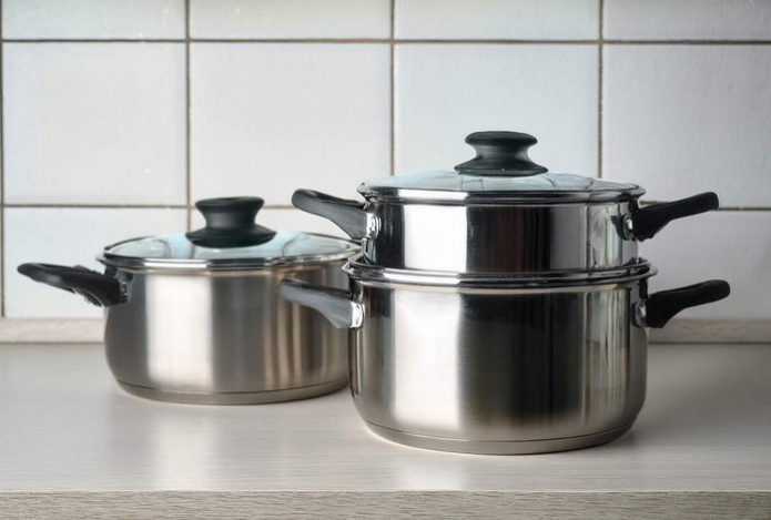 Металлические кастрюли засверкают как в магазине — раскрыт копеечный способ очистки