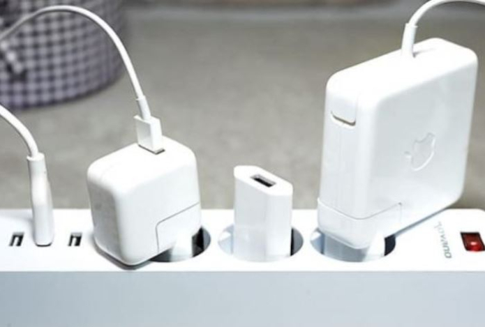 Можно ли оставлять пустую зарядку в розетке