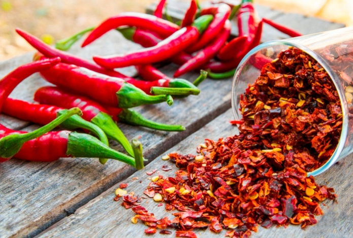 Что делать, если переперчили блюдо? Простые лайфхаки помогут спасти ваш обед