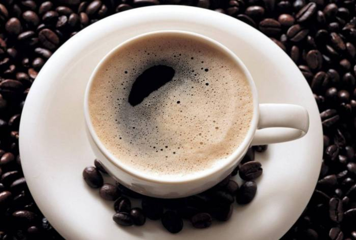 Добавьте в банку с кофе этот продукт — аромат и вкус напитка вас удивят