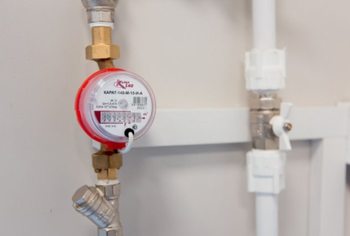 Счетчик крутится, краны закрыты. Эксперт по ЖКХ рассказал о «невидимых» утечках