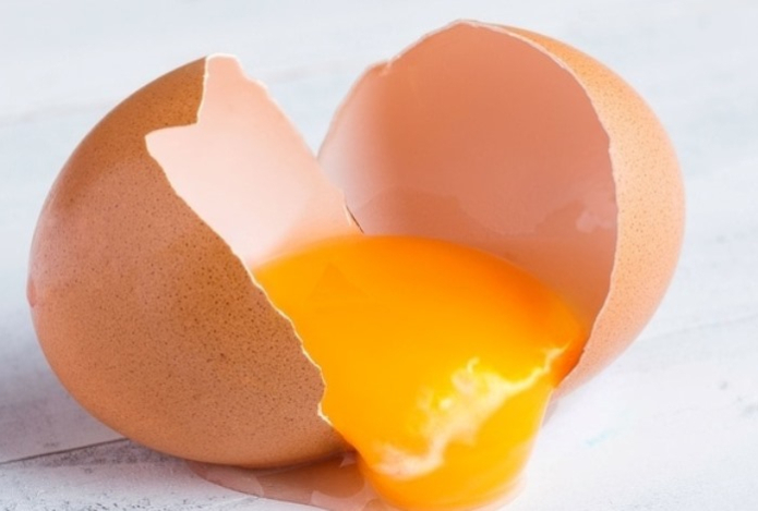 Нужно ли убирать белые сгустки в яйце