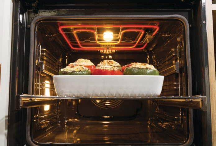 Зачем нужна лампочка в духовке — лайфхак для подогрева