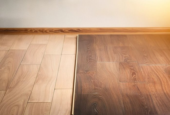 Линолеум станет как новый за считанные минуты. Вот как устранять вмятины с помощью кипятка