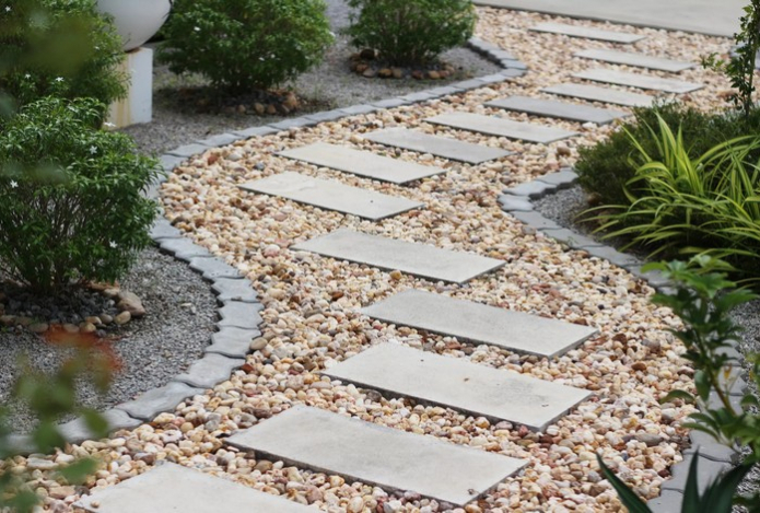 Тротуарная плитка — прошлый век. Найден более долговечный и прочный материал для садовых дорожек
