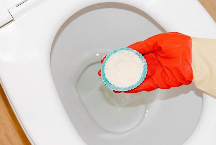 Ложка соли для идеального унитаза — сработает ли метод