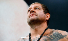 Александр Емельяненко сделал заявление о своем состоянии после отказа ног